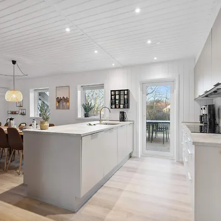 Seaside Retreat With Pool - By Traum 度假居