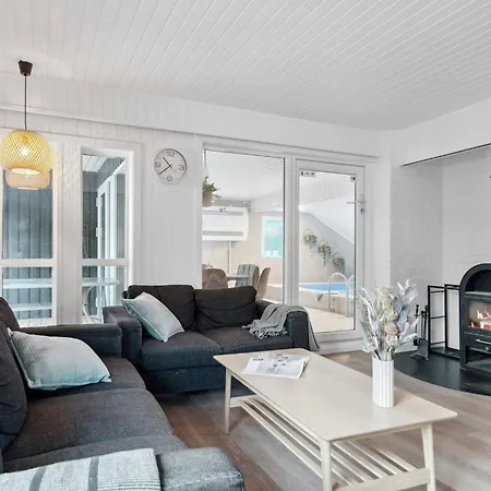 Seaside Retreat With Pool - By Traum