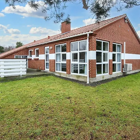 Seaside Retreat With Pool - By Traum