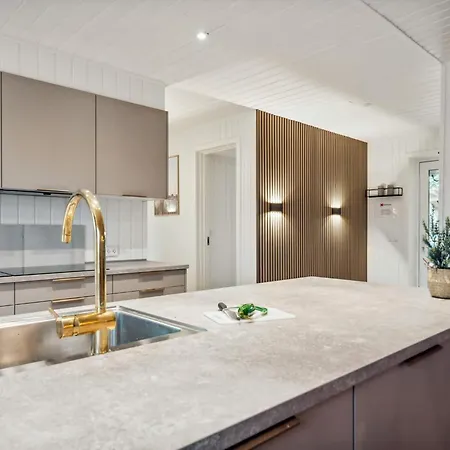 Seaside Retreat With Pool - By Traum 度假居