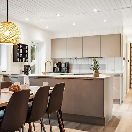 Seaside Retreat With Pool - By Traum *