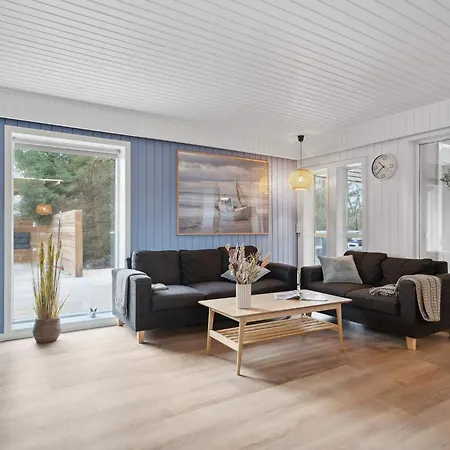 Seaside Retreat With Pool - By Traum