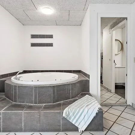 5 Star Holiday Home In Glesborg *